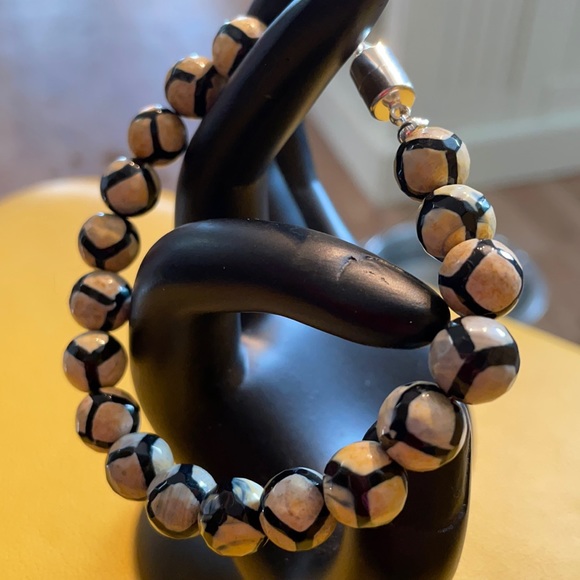Gorgeous ivory and black tribal beads. Very $$$ - Picture 1 of 3